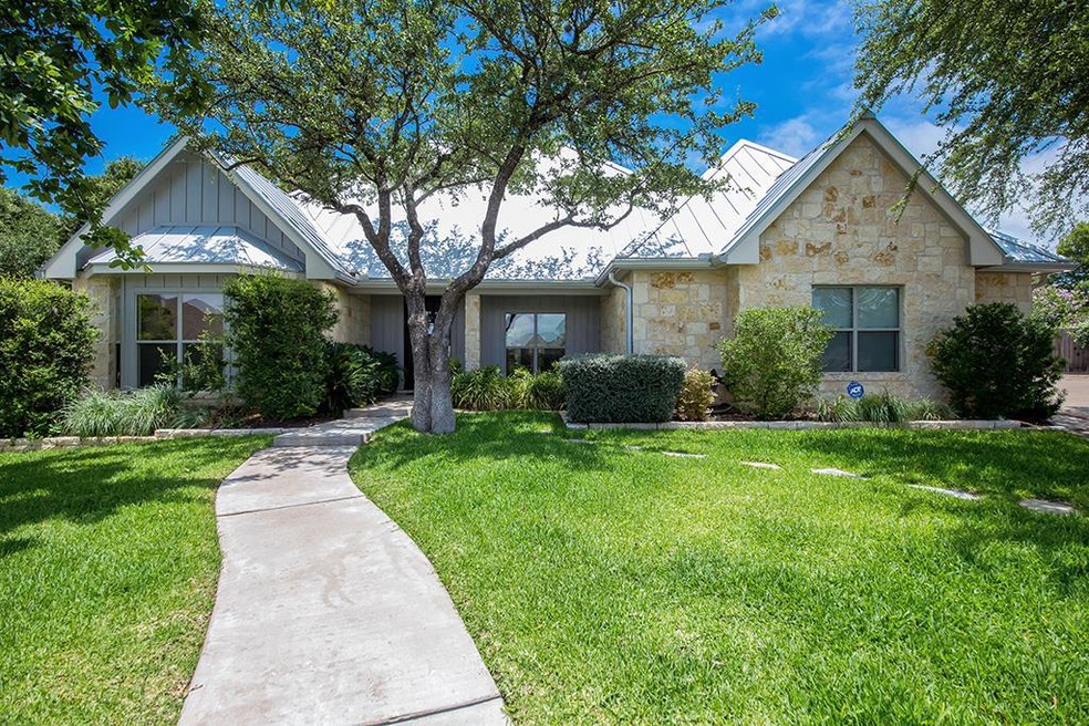 2146 Stone Gate, Fredericksburg, TX 78624 - photo 1
