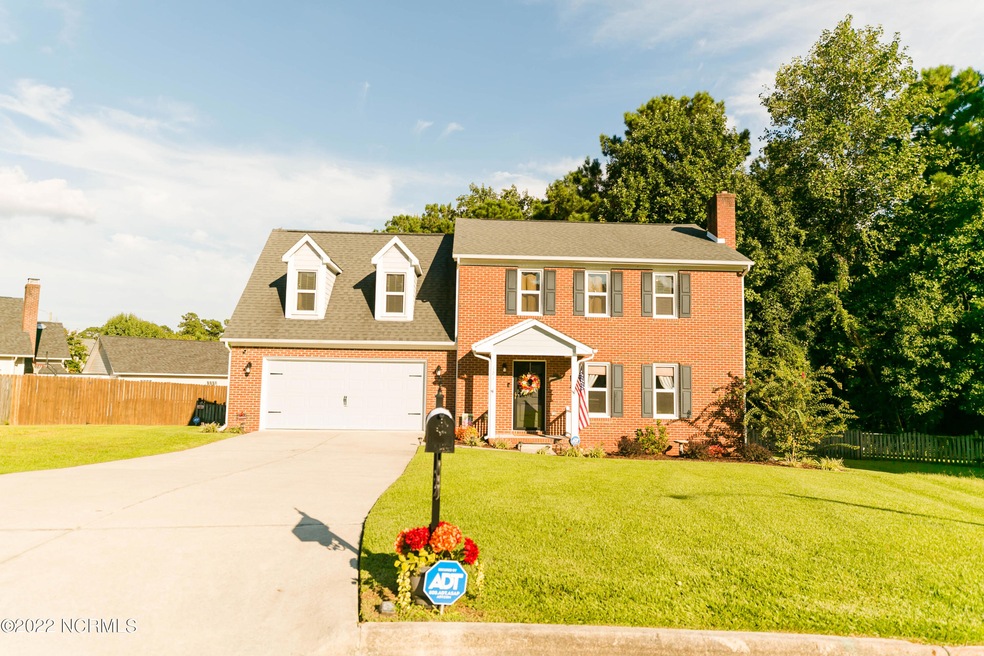 121 Archdale Dr, Jacksonville, NC 28546 - photo 1