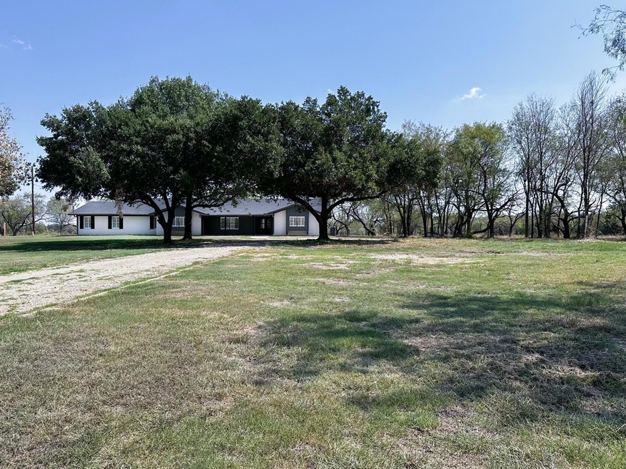1028 Grison Cir, Corsicana, TX 75109 - photo 1