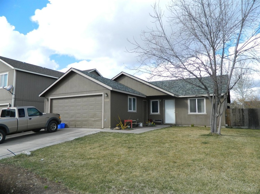 3253 SW Newberry Ave, Redmond, OR 97756 - photo 1