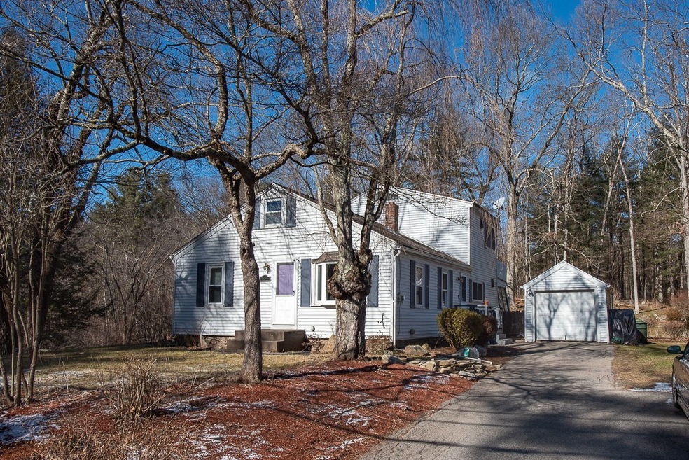 156 Charlton St, Oxford, MA 01540 - photo 1