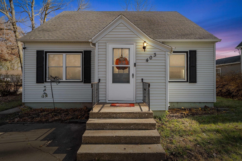 403 2nd St S, Coggon, IA 52218 - photo 1