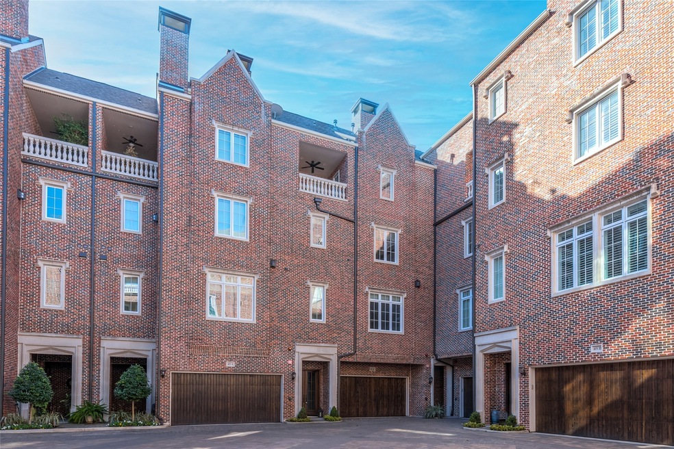Sparkling 2018 recent construction by Croix Custom