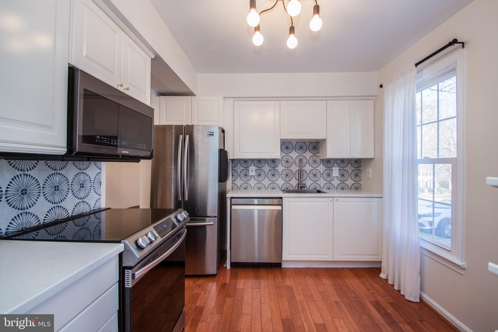 7712 Groveland Heights Ct, Springfield, VA 22153 - photo 1