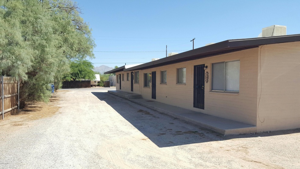 1260 E Halcyon Rd, Tucson, AZ 85719 - photo 1