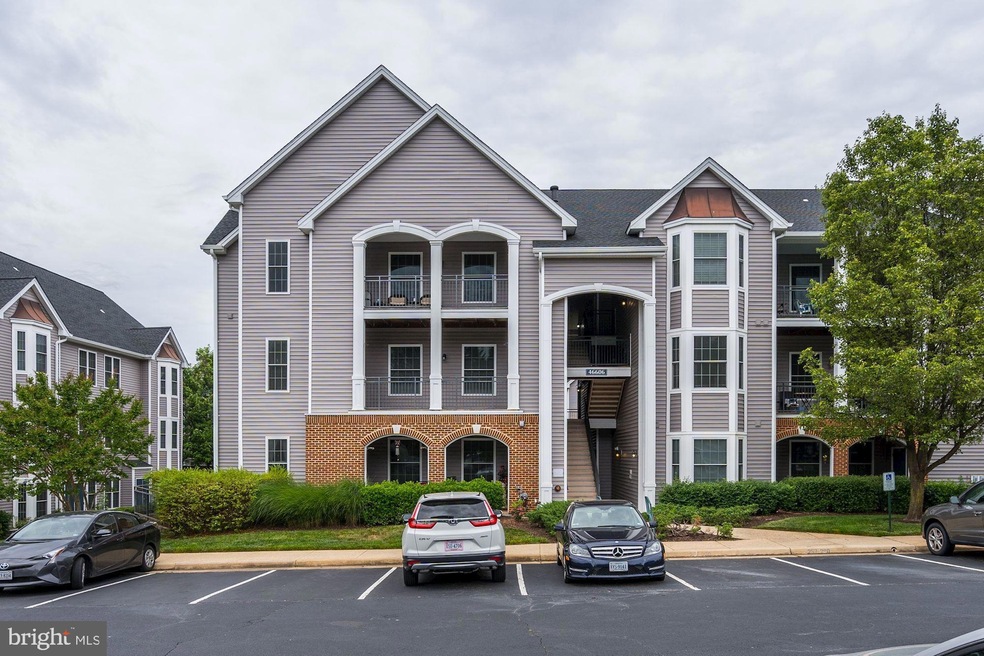 46606 Drysdale Terrace unit 200, Sterling, VA 20165 - photo 1