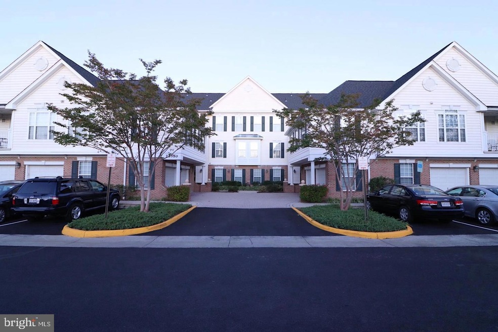 25320 Lake Mist Square unit 204, Chantilly, VA 20152 - photo 1
