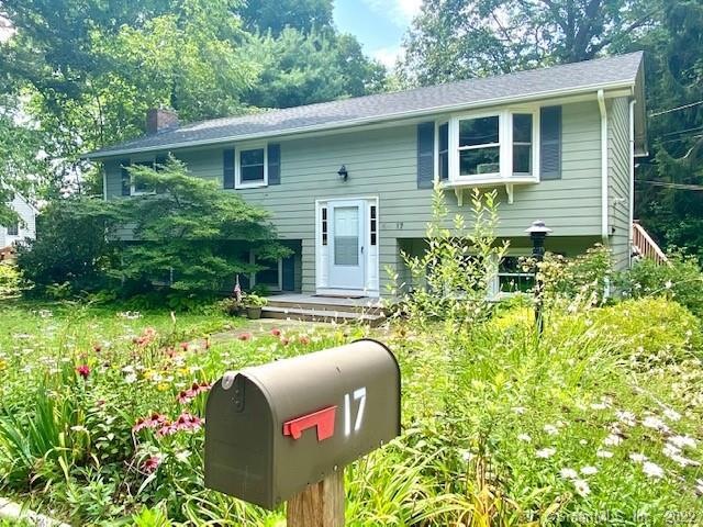 17 Robin St. front