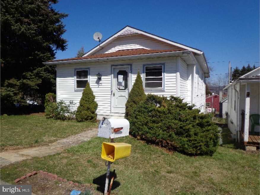 425 Summit Ave, Reading, PA 19607 - photo 1