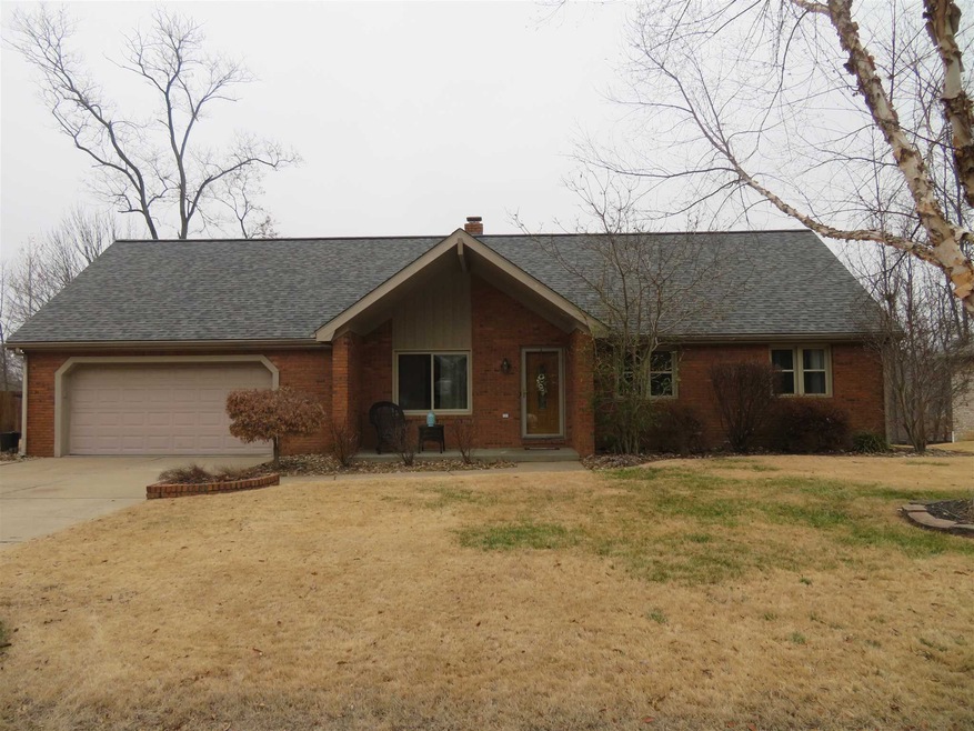 5311 W Sherwood Dr, Newburgh, IN 47630 - photo 1