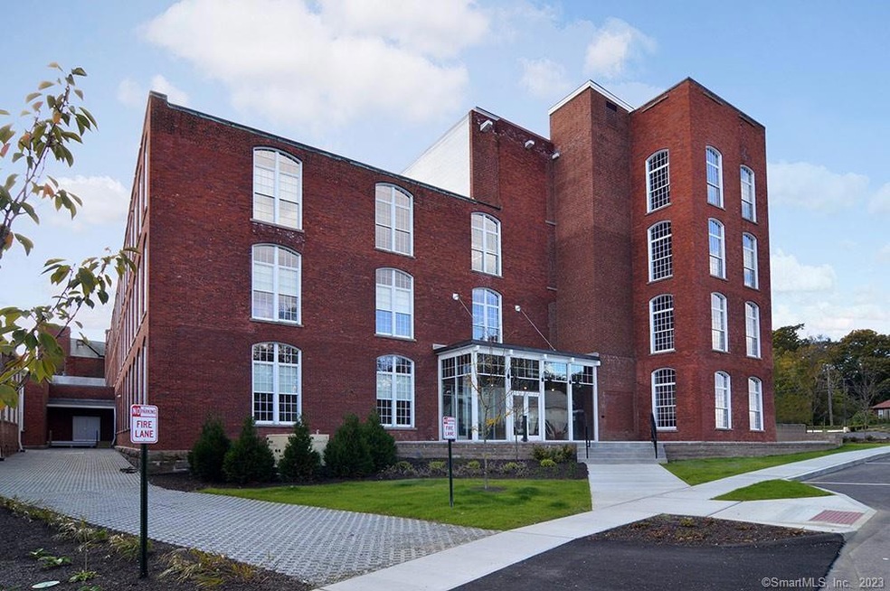 12 Clark St unit 314, Pawcatuck, CT 06379 - photo 1