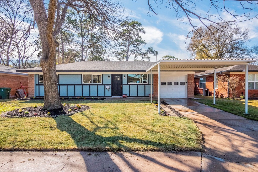 5029 De Lange Ln, Houston, TX 77092 - photo 1