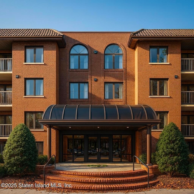 40 Wellington Ct unit 2A, Staten Island, NY 10314 - photo 1