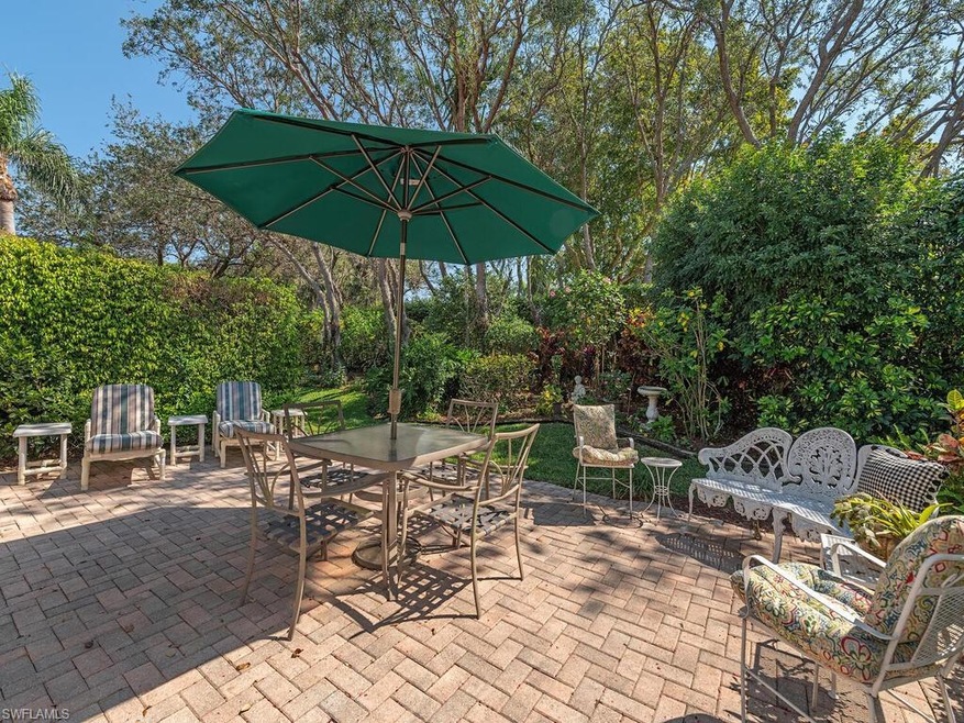 Private oasis, back patio area with lovely landsca