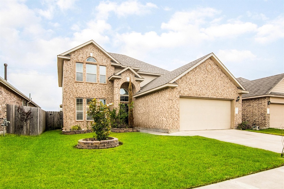 366 Kendall Crest Dr, Alvin, TX 77511 - photo 1