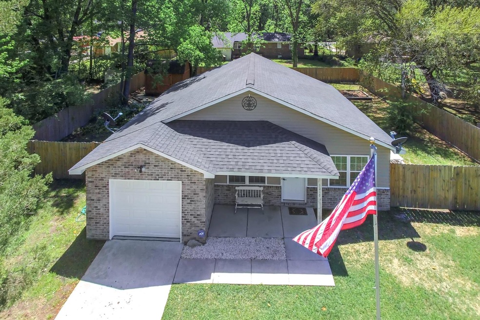 1216 Saylors Front