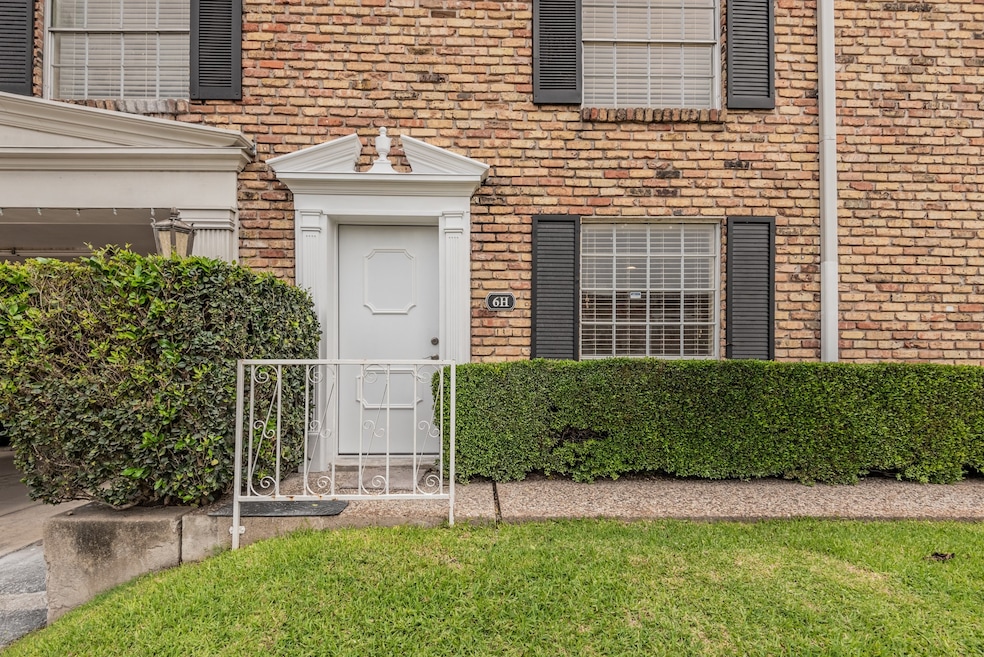 This is the unit's front door. Backdoor is adjacent to your parking spots, which is where you would likely enter and exit most frequently.