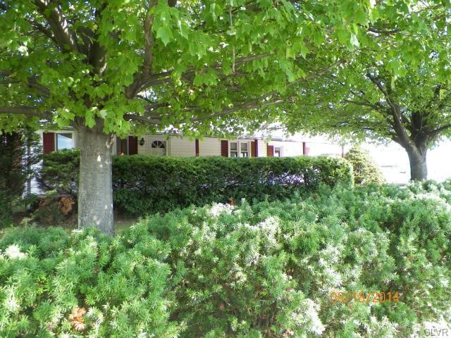 1642 Pen Argyl Rd, Pen Argyl, PA 18072 - photo 1