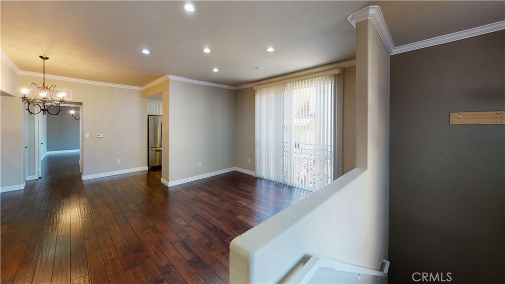 5220 Premiere Hills Cir unit 222, Woodland Hills, CA 91364 - photo 1