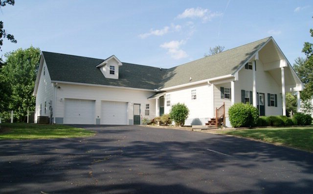 930 Spring Dr, Cookeville, TN 38506 - photo 1