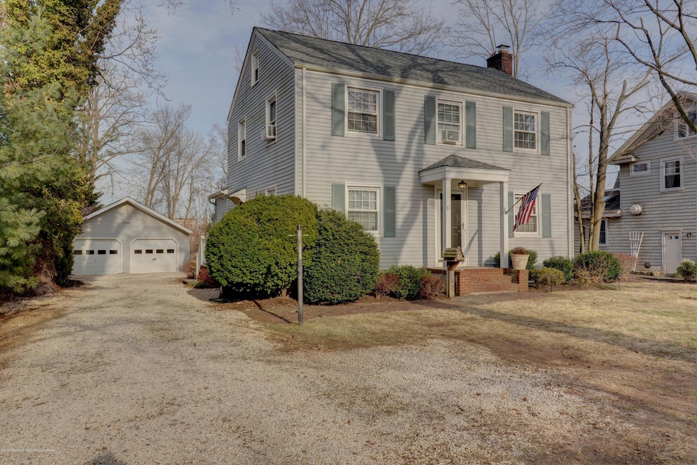 02-Front_view_&_Garage