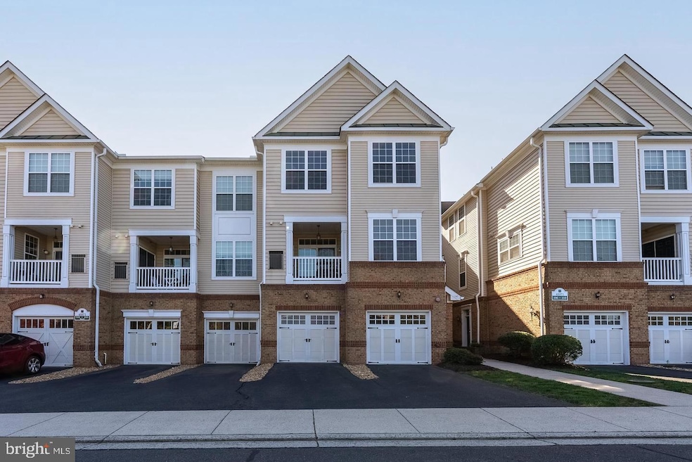 43371 Locust Dale Terrace unit 107, Ashburn, VA 20147 - photo 1