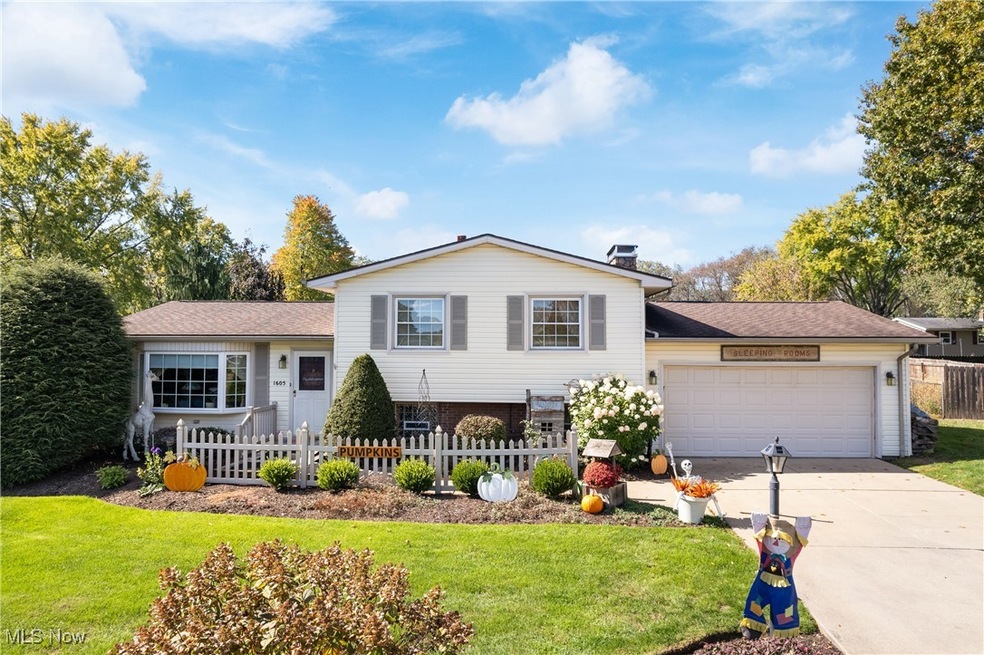 1605 Sweetbriar Cir NW, Massillon, OH 44646 - photo 1