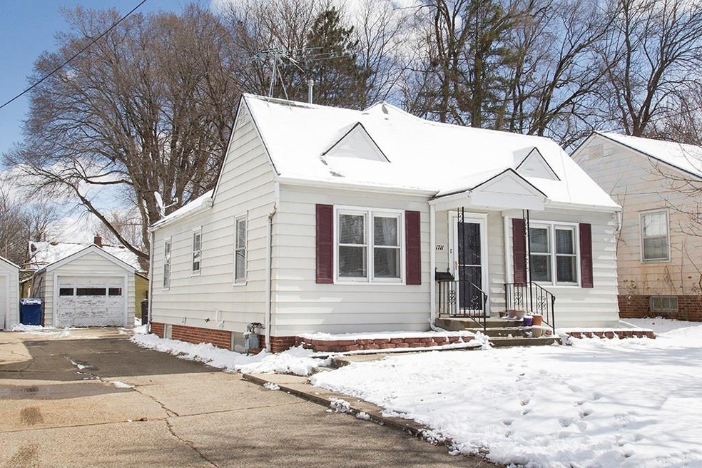 1711 47th St, Des Moines, IA 50310 - photo 1