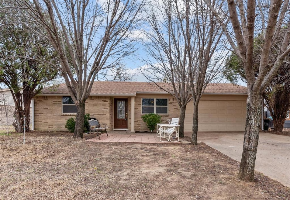 736 Greenway Dr, Hurst, TX 76053 - photo 1