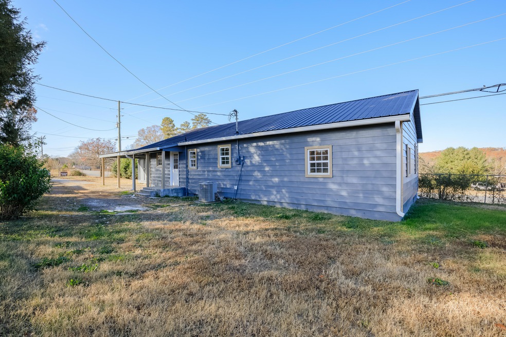 9 Graham Rd, Rock Spring, GA