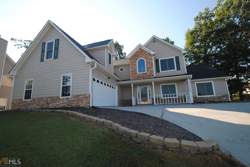 3929 Duncan Ives Dr, Buford, GA 30519 - photo 1