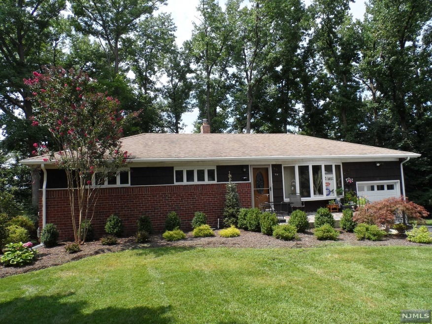 46 Wyoming Rd, Paramus, NJ 07652 - photo 1