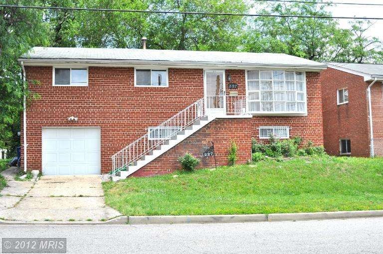 227 45th St NE, Washington, DC 20019 - photo 1