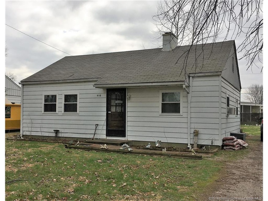 910 Poplar Dr, Jeffersonville, IN 47130 - photo 1