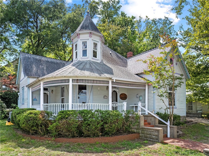 Pending $324,900 • Co-Listing Agent