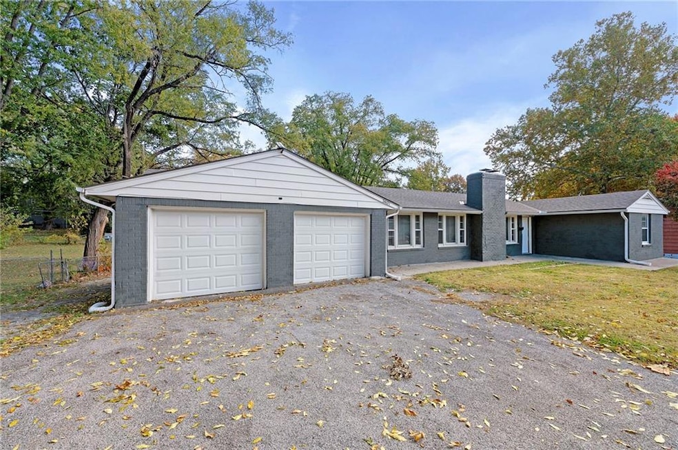 3401 S Denton Rd, Independence, MO 64052 - photo 1