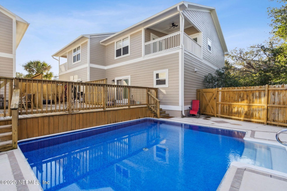 46-web-or-mls-2503 W 5th St-38