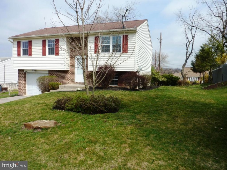 2043 Aspen Ln, Columbia, PA 17512 - photo 1