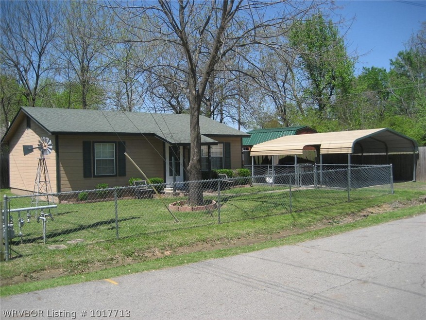 900 Pine St, Muldrow, OK 74948 - photo 1