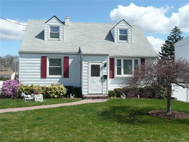 24 Kathwood Rd, Yonkers, NY 10710 - photo 1