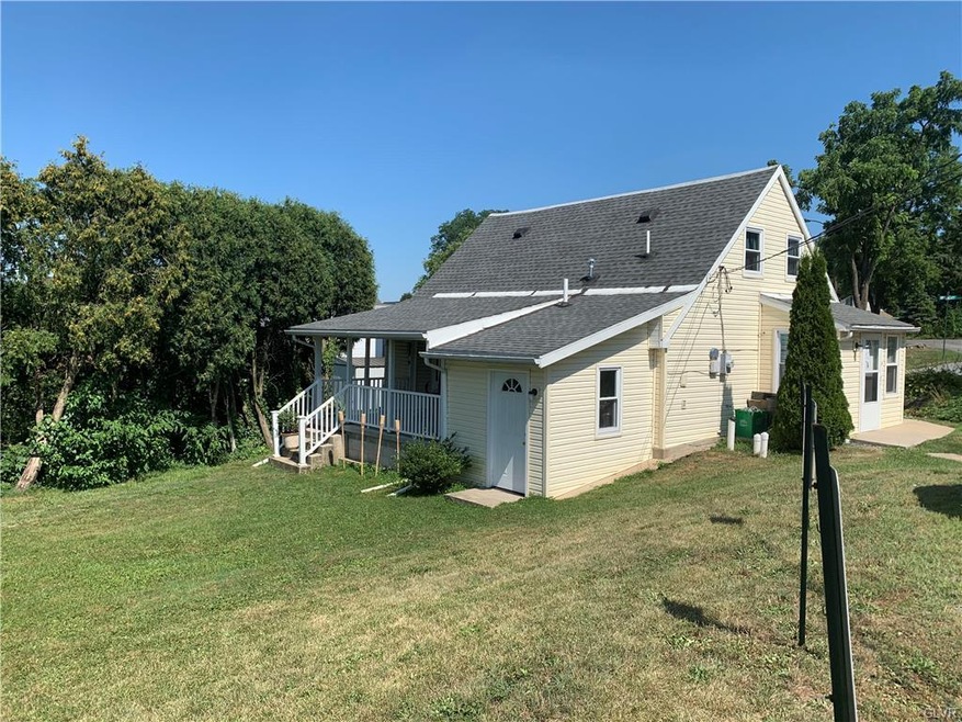 235 E Stone Aly, Alburtis, PA 18011 - photo 1