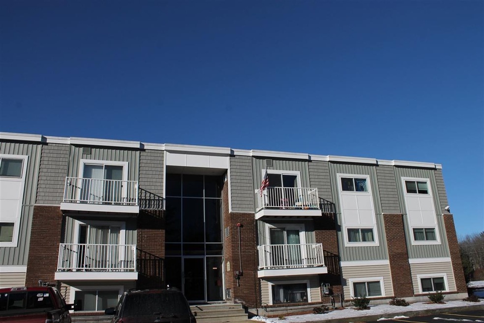 63E Constitution Dr, Londonderry, NH 03053 - photo 1