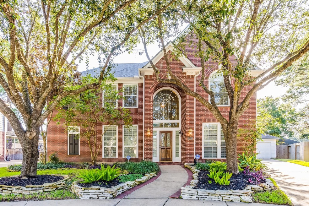 Welcome Home To This Coles Crossing Beauty!  Fantastic Location On A Cul-De-Sac!