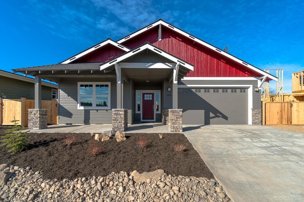 663 NW Rimrock Dr, Redmond, OR 97756 - photo 1