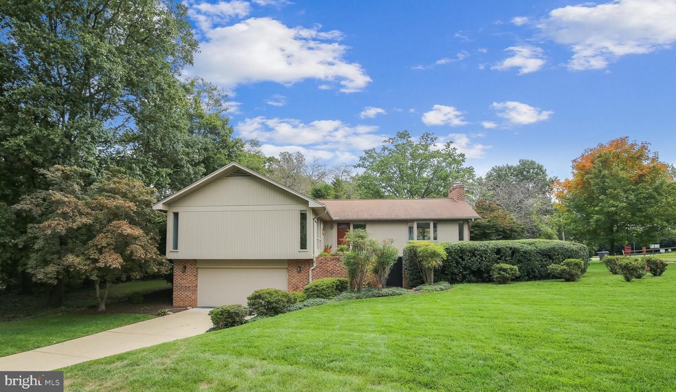 1725 Hollinwood Dr, Alexandria, VA 22307 - photo 1