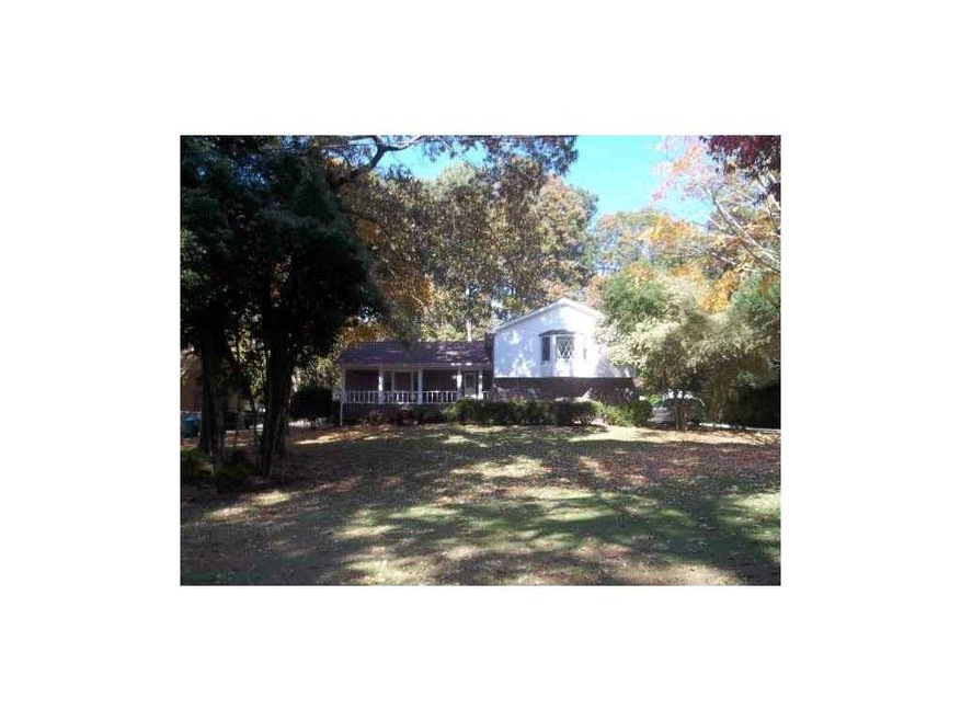Exterior Front. This home is on a cul-d-sac lot. L