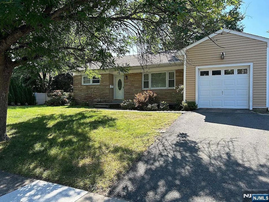 10-11 Alexander Ave unit 1X, Fair Lawn, NJ 07410 - photo 1