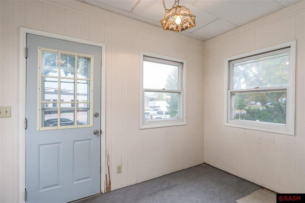 1403 N 2nd St, Mankato, MN 56001 - photo 1