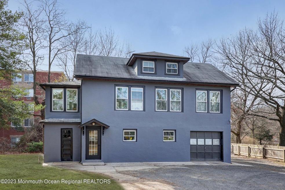 13 Memorial Pkwy, Atlantic Highlands, NJ 07716 - photo 1