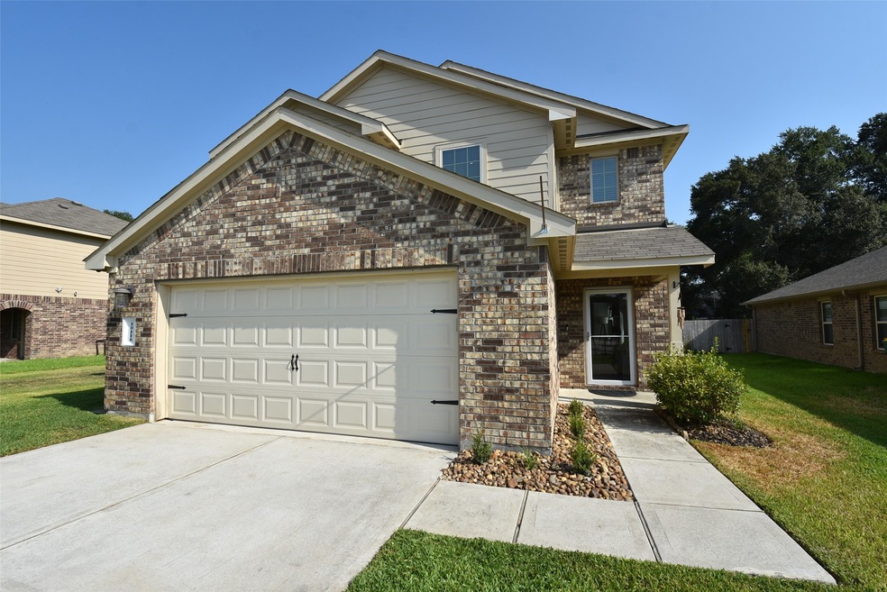 10118 Pine Trace Village Dr, Tomball, TX 77375 - photo 1